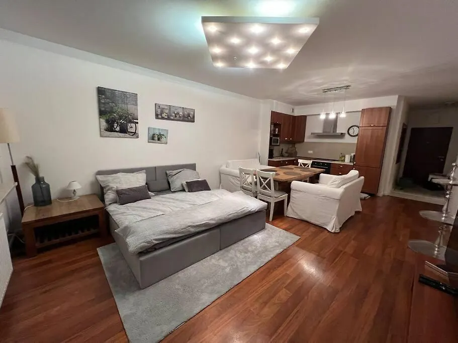 Beautiful Ground Floor Apartment In Варшава