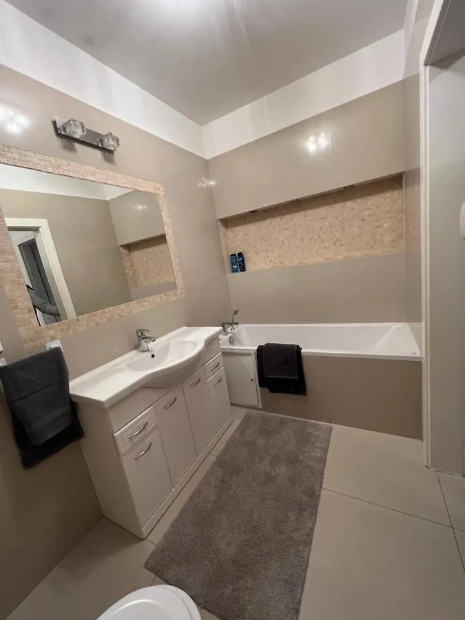 Beautiful Ground Floor Apartment In Варшава 0*,