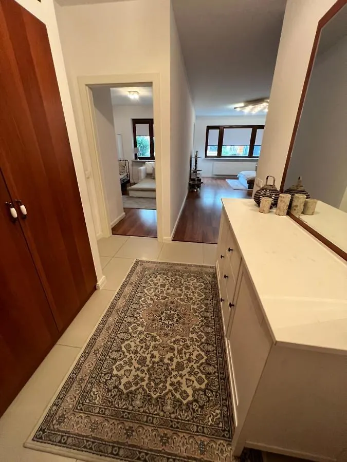 Beautiful Ground Floor Apartment In Варшава