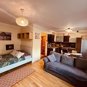  Апартаменты Entire Studio Flat